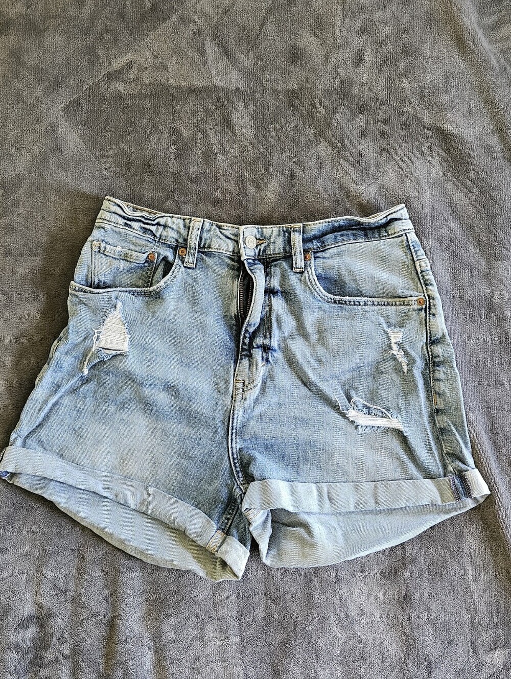 H&M - &Denim Brand - Distressed Mom Shorts Ultra High Waist, Size 10 Short